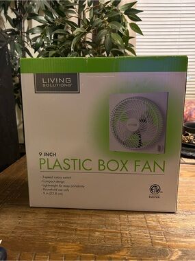 NIB Living Solutions 9” Plastic Box Fan